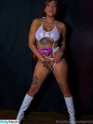 leairis3 / leairis / leairis_artsy_stuff nude photo #0160