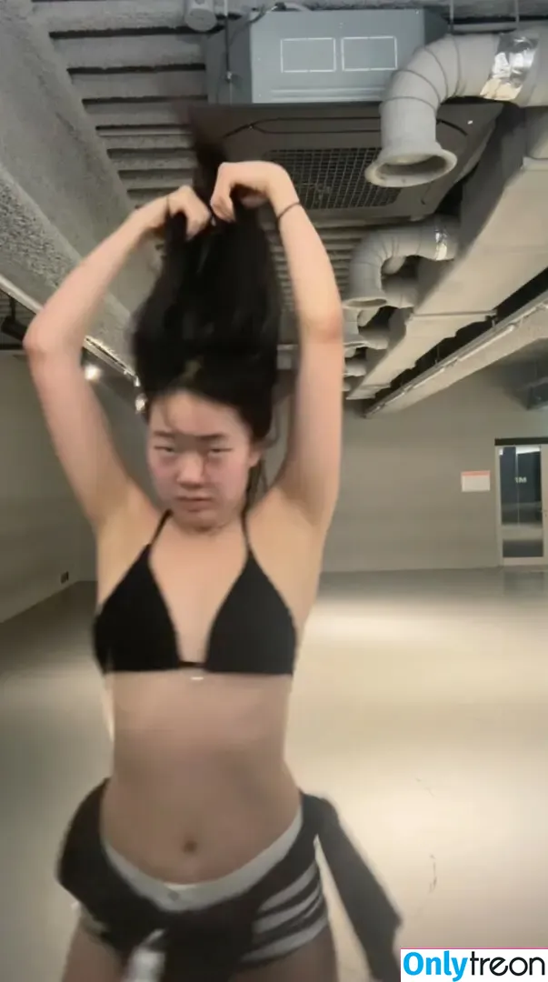 Lee Seoin nude photo #0144 (subak.ee)