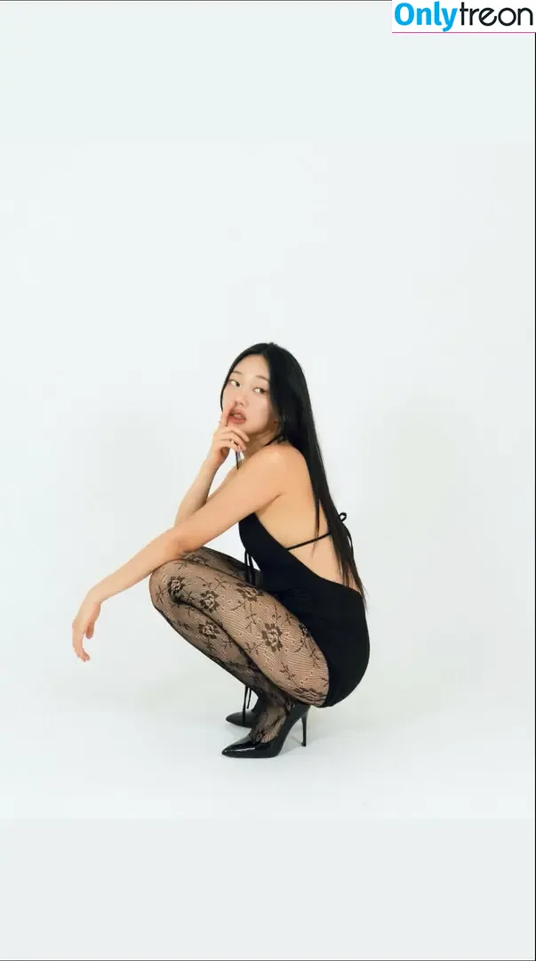 Lee Seoin nude photo #0145 (subak.ee)