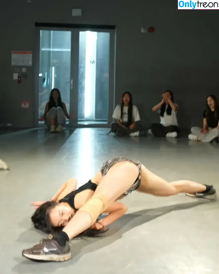 Lee Seoin nude photo #0180 (subak.ee)