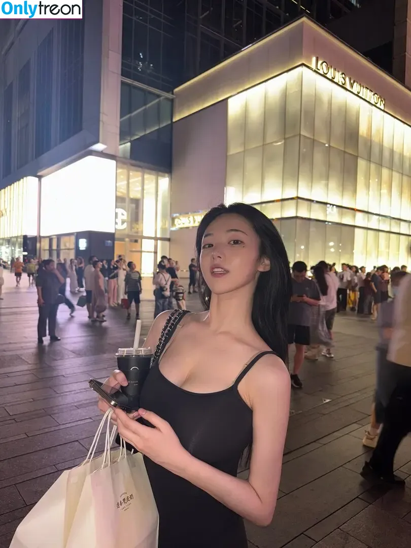 Lee Yeonwoo nude photo #0291 (yeonwooahh / 이연우)