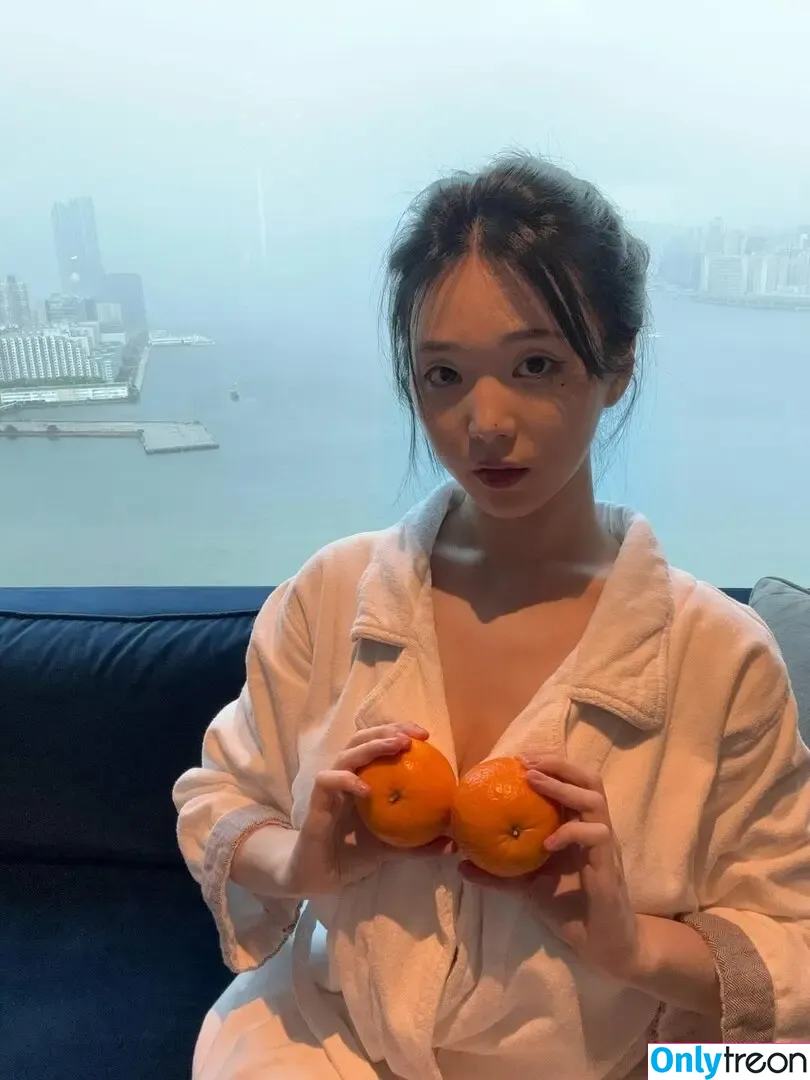 Lee Yeonwoo nude photo #0391 (yeonwooahh / 이연우)