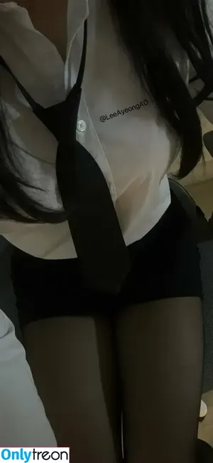 LeeAyeongA / Lee Ayeong‘s Feet / LeeAyeong / yeongalee / 이아영 nude photo #0010