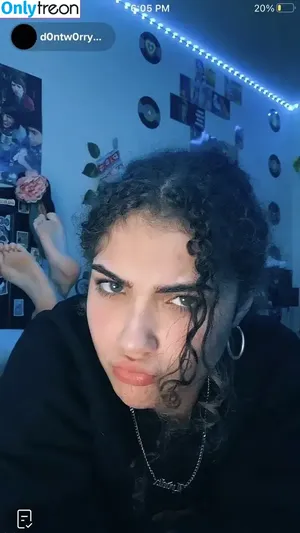 Leedeliks / D0ntw0rryab0utittt / Lydelix / Lydelixpr / myw0rldid0whatiwisht0 nude photo #0003