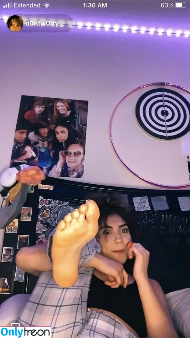 Leedeliks nude photo #0007 (D0ntw0rryab0utittt / Lydelix / Lydelixpr / myw0rldid0whatiwisht0)