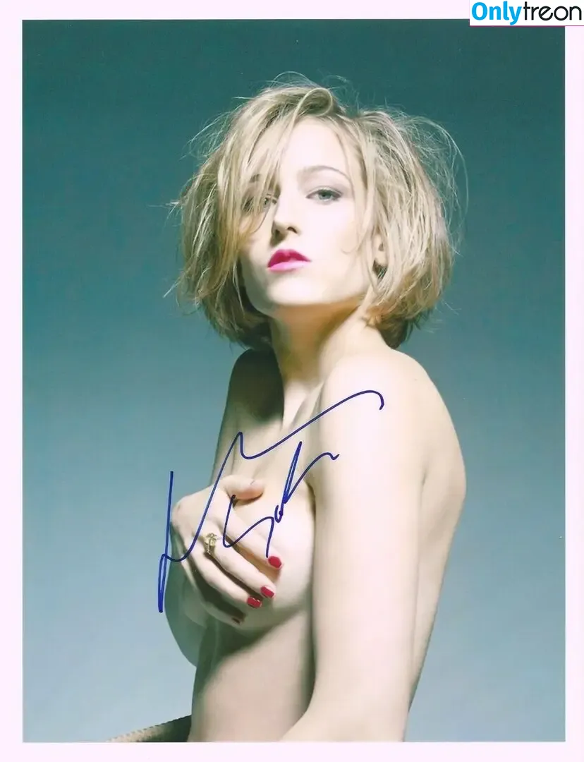 Leelee Sobieski nude photo #0224 (MissSobieski / leeleesobieskii)