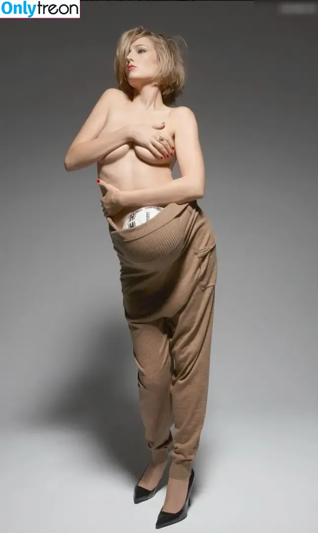 Leelee Sobieski nude photo #0248 (MissSobieski / leeleesobieskii)