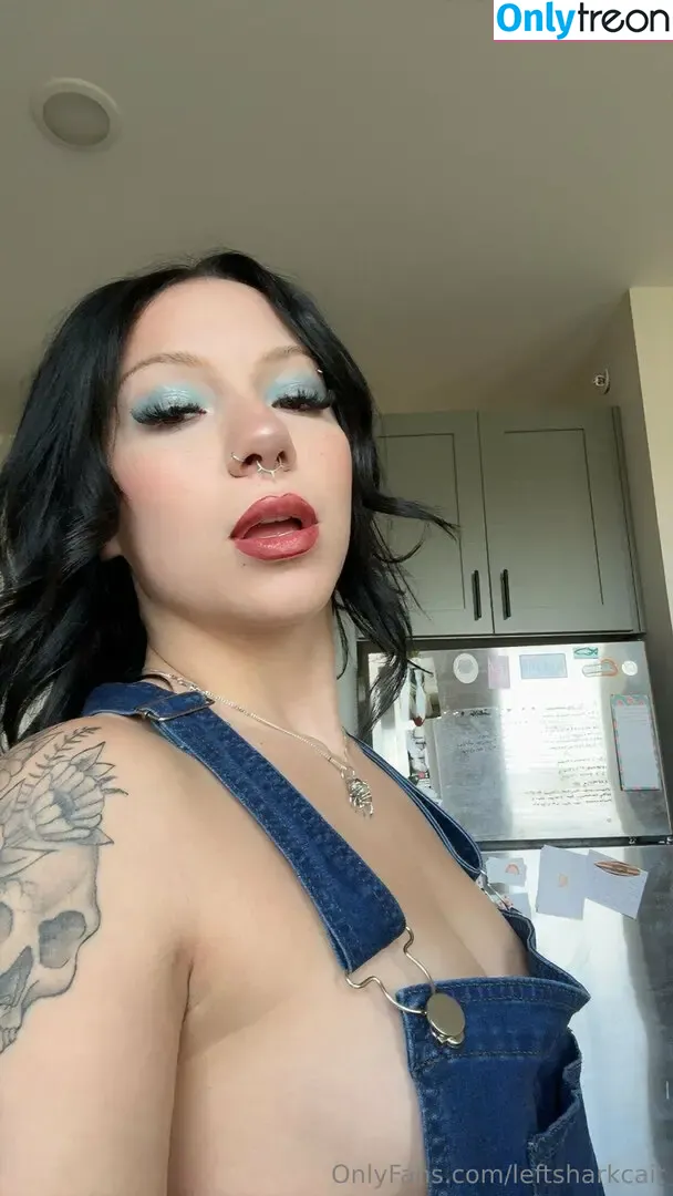 leftsharkcait nude photo #0096 (leftsharkcait)