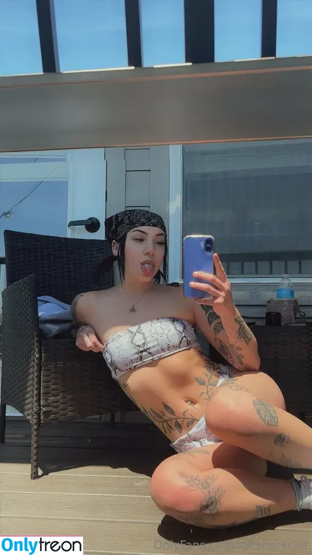 leftsharkcait nude photo #0102 (leftsharkcait)