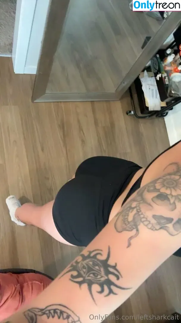 leftsharkcait nude photo #0110 (leftsharkcait)
