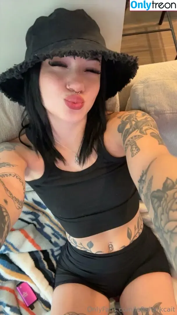 leftsharkcait nude photo #0112 (leftsharkcait)