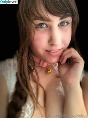 leialovelynfree / lialovely13 nude photo #0001