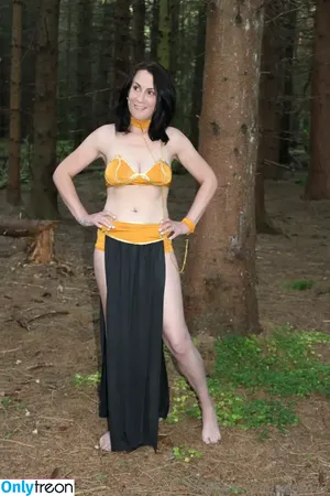 leias.bikini2 / slaveleiacostuming nude photo #0015