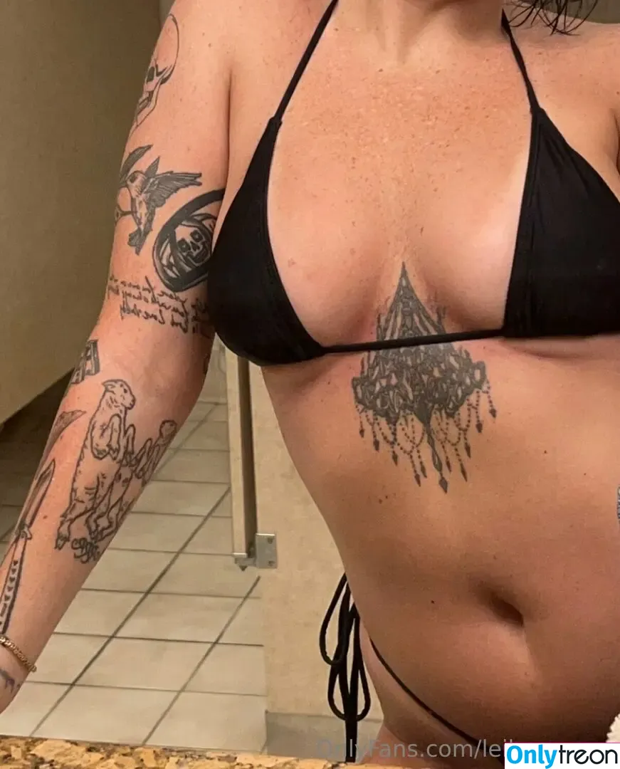 leilamoorex nude photo #0020 (leilamaeexo)