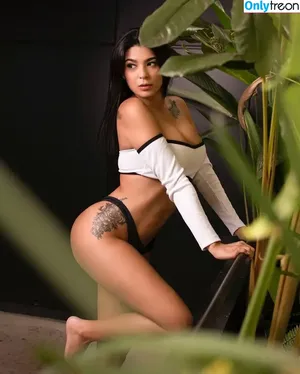  nude photo #0002