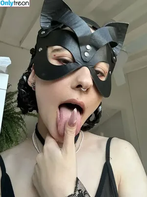 leliloo / lelilou.official nude photo #0290
