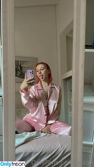 leliloo / lelilou.official nude photo #0363