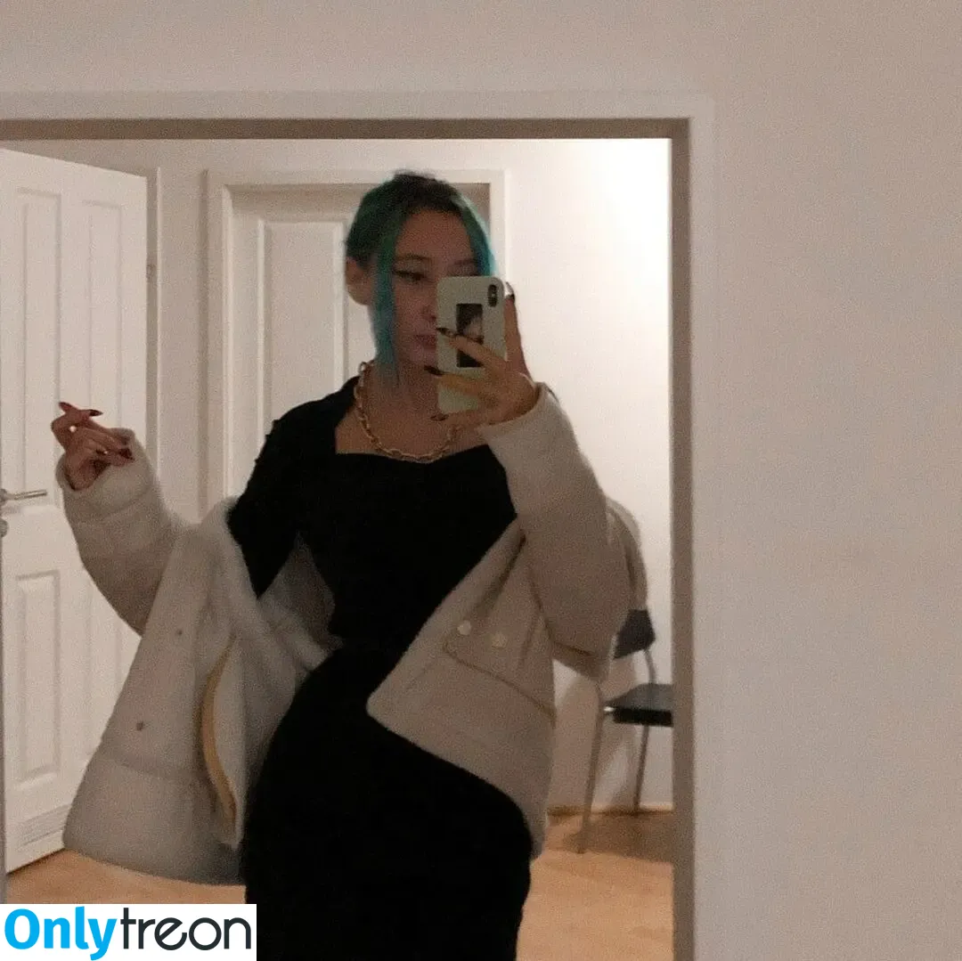 leliloo nude photo #0047 (lelilou.official)