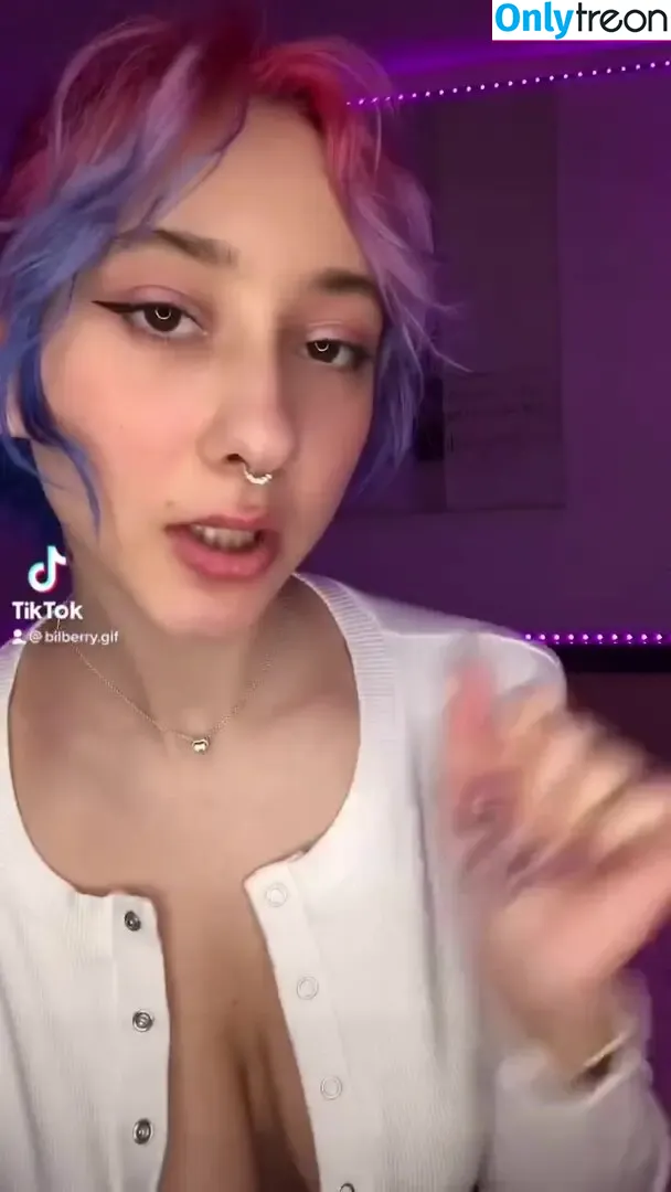 leliloo nude photo #0089 (lelilou.official)