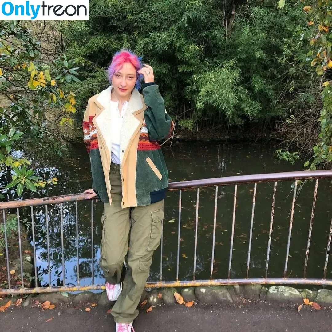 leliloo nude photo #0100 (lelilou.official)