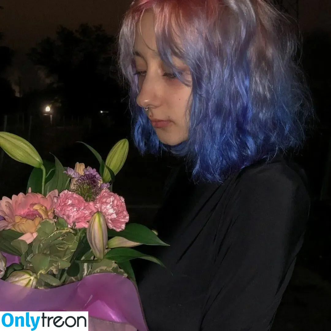 leliloo nude photo #0104 (lelilou.official)