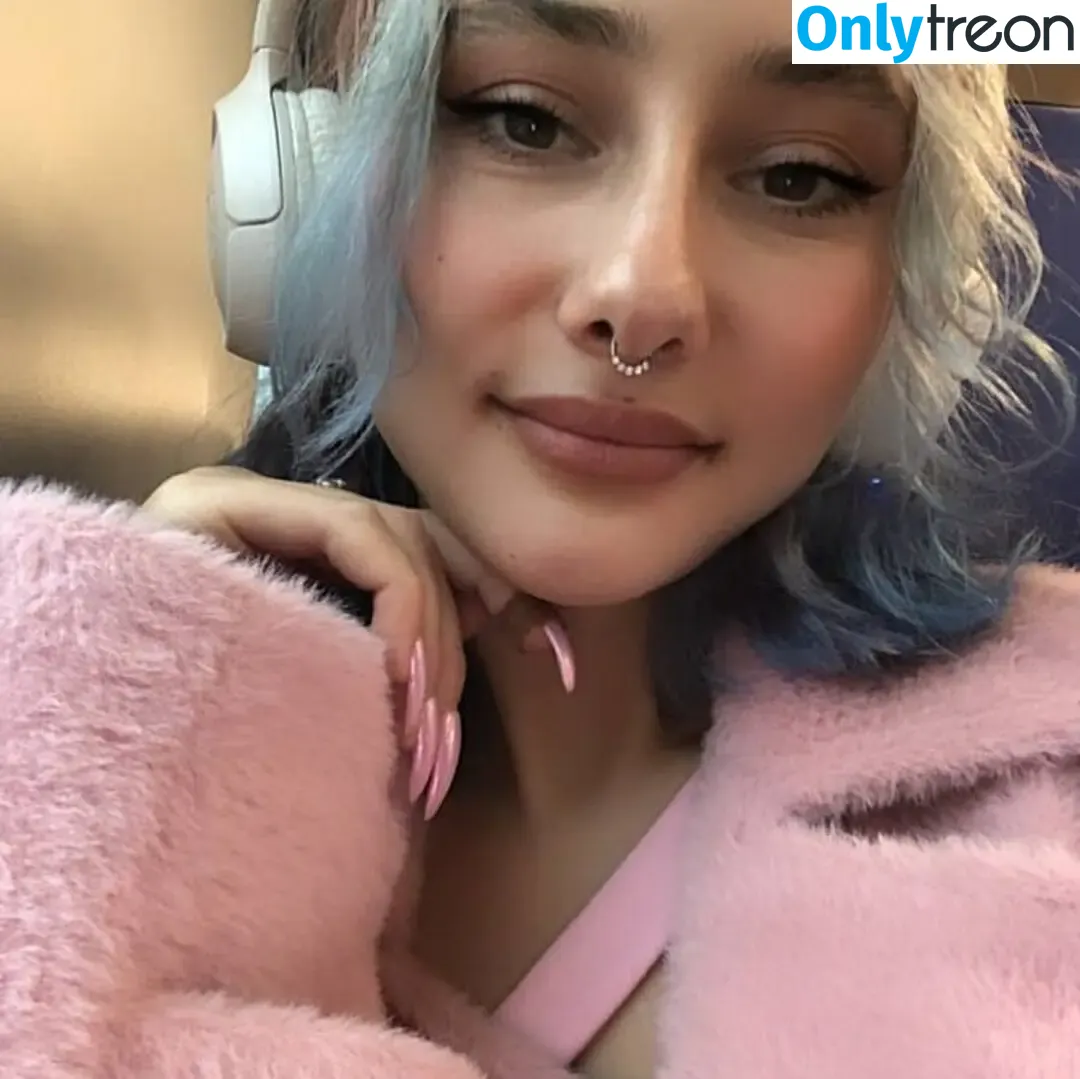 leliloo nude photo #0116 (lelilou.official)