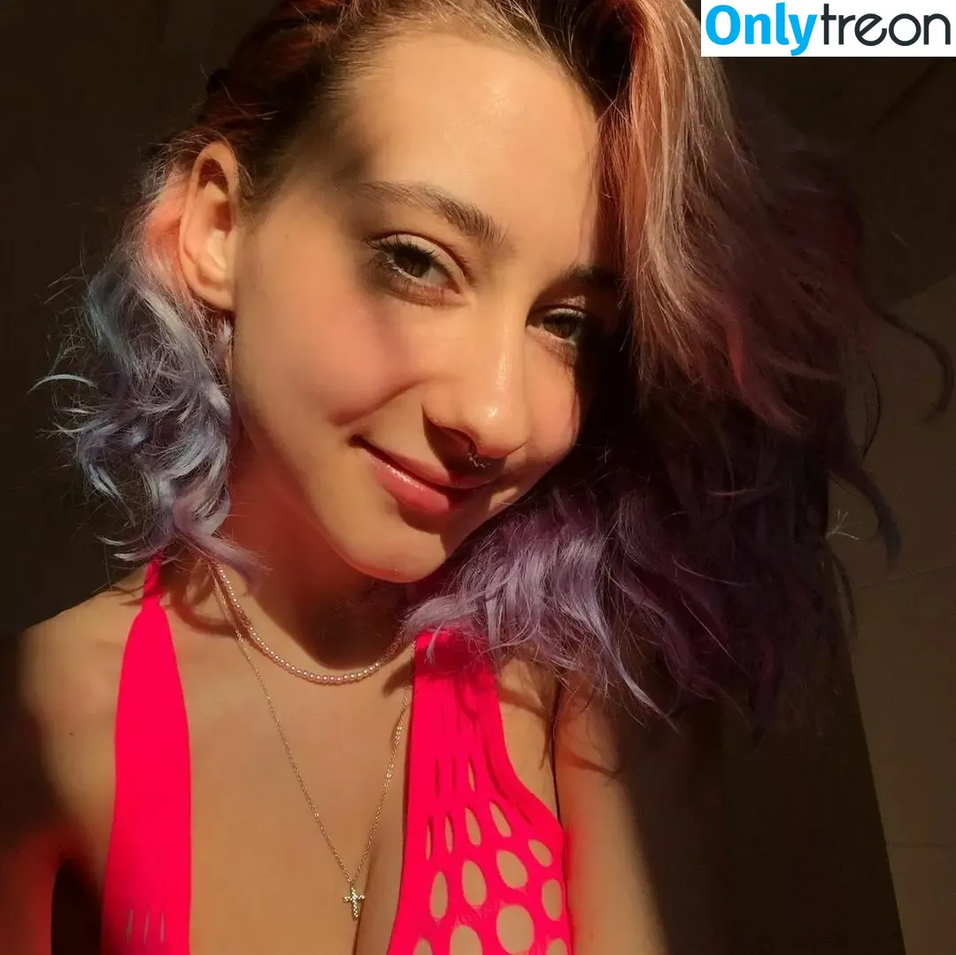 leliloo nude photo #0136 (lelilou.official)