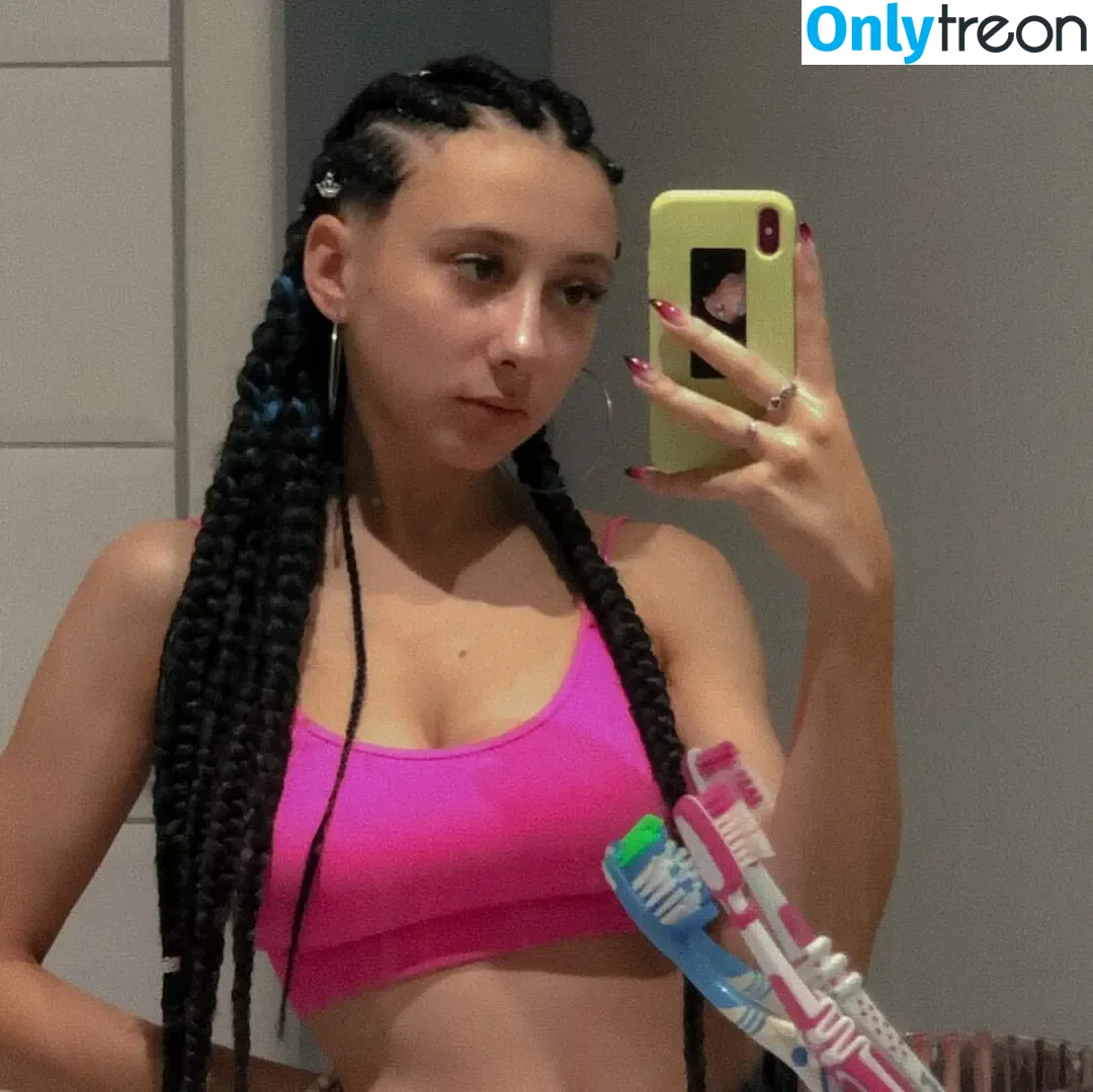 leliloo nude photo #0147 (lelilou.official)
