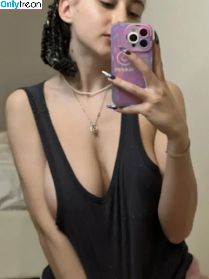 leliloo nude photo #0255 (lelilou.official)