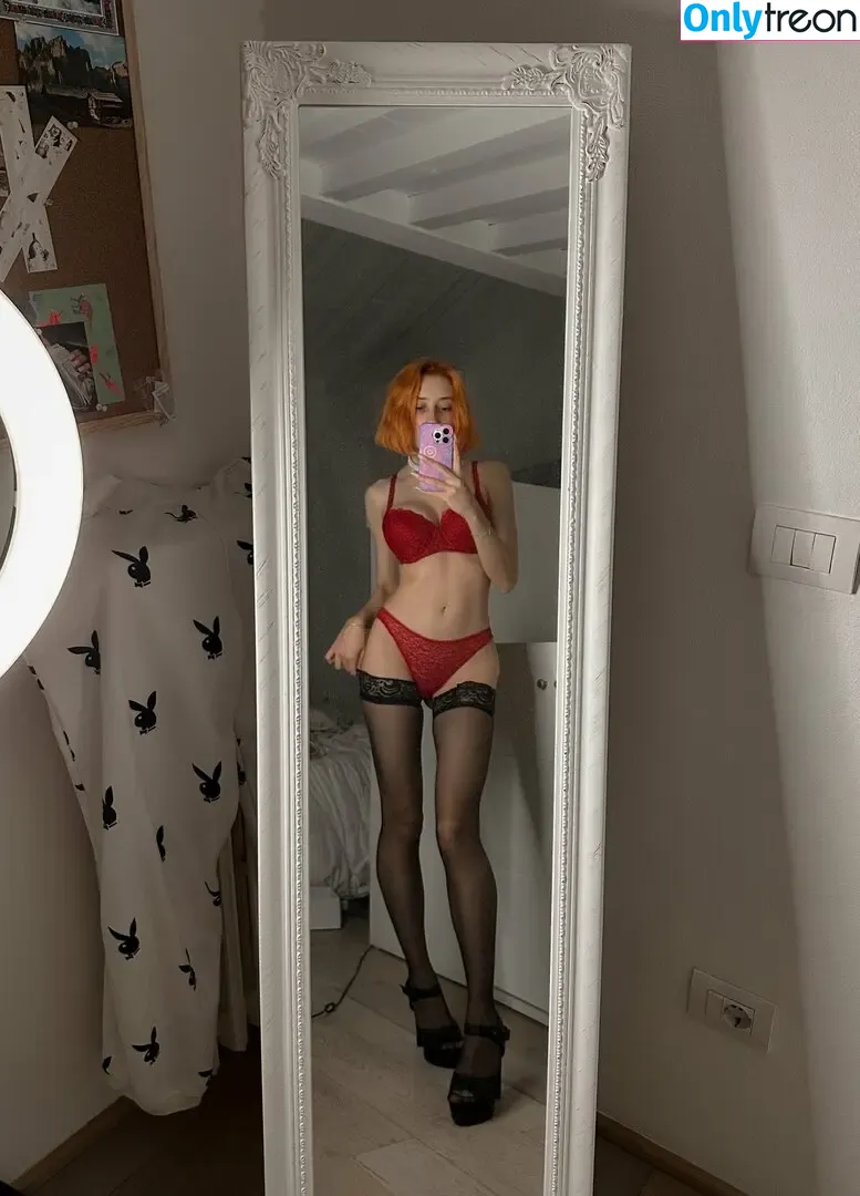 leliloo nude photo #0334 (lelilou.official)