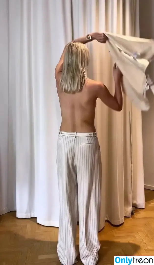 Lena Gercke nude photo #1464 (lenagercke)