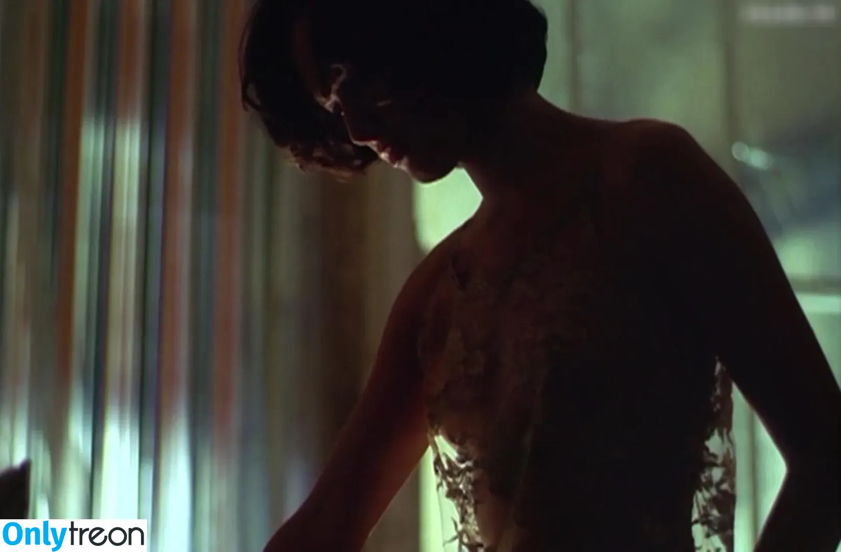 Lena Headey nude photo #0105 (iamlenaheadey)