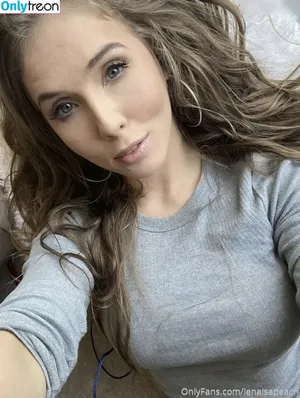 Lena Paul / LenaIsAPeach / Lena_Paulx / lenapaulxo nude photo #2675
