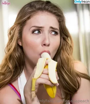 Lena Paul / LenaIsAPeach / Lena_Paulx / lenapaulxo nude photo #2943
