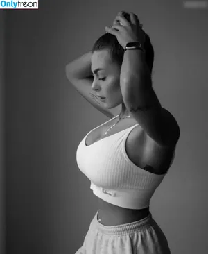 Lenaknk nude photo #0002