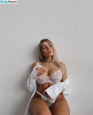 Lenaknk nude photo #0009