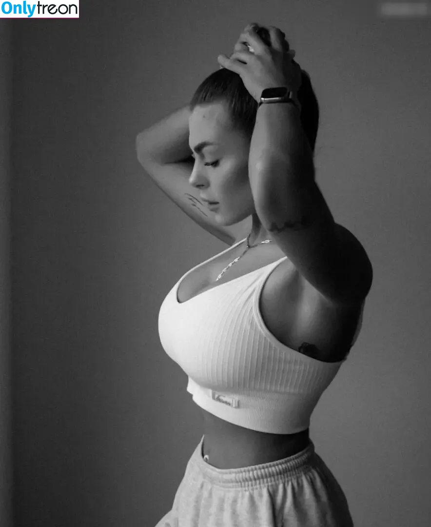 Lenaknk nude photo #0002 (Lenaknk)