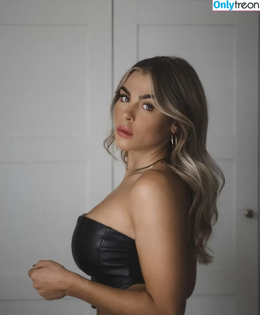 Lenaknk nude photo #0004 (Lenaknk)