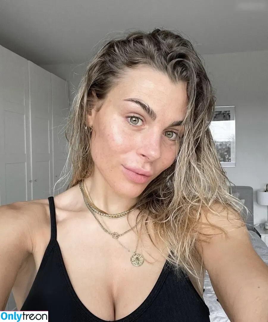 Lenaknk nude photo #0007 (Lenaknk)