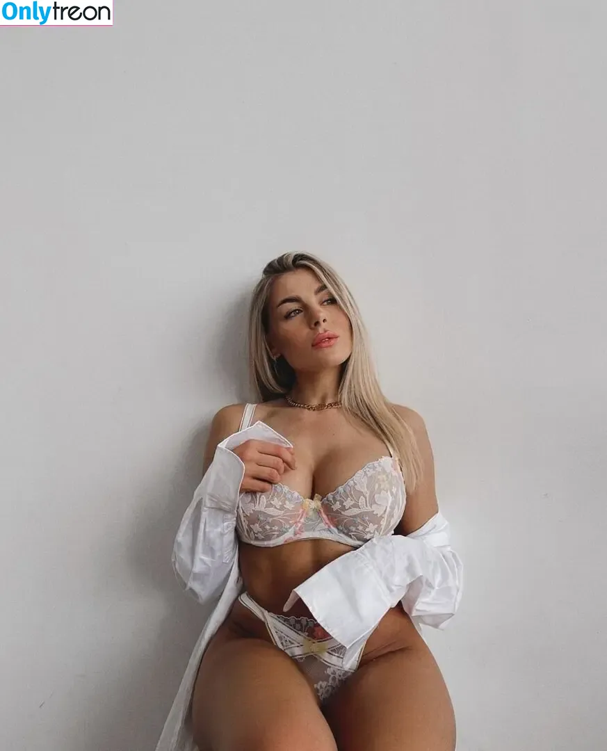 Lenaknk nude photo #0009 (Lenaknk)