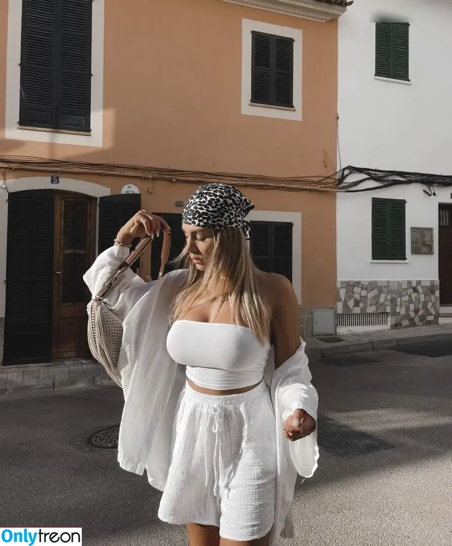 Lenaknk nude photo #0037 (Lenaknk)