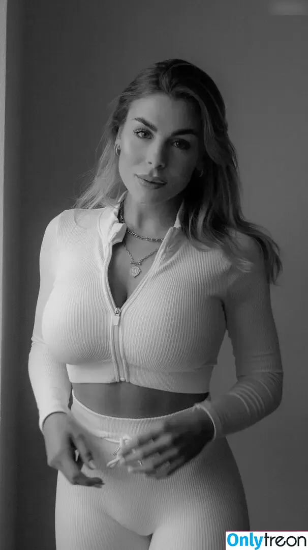 Lenaknk nude photo #0081 (Lenaknk)
