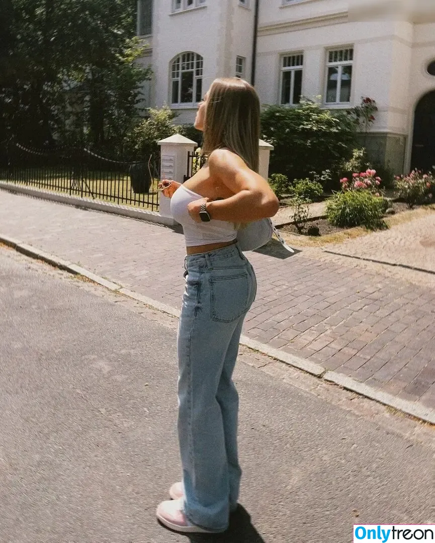 Lenaknk nude photo #0090 (Lenaknk)