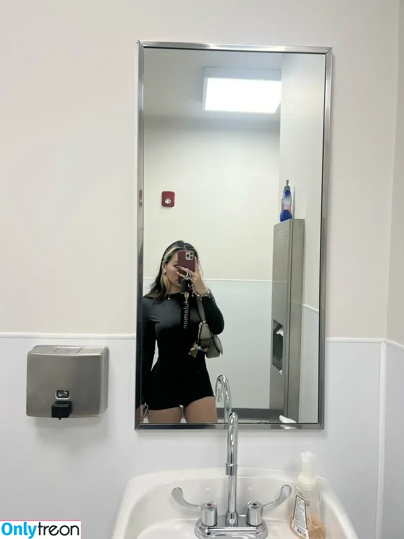 Lennibi nude photo #0022 (Lennibi)