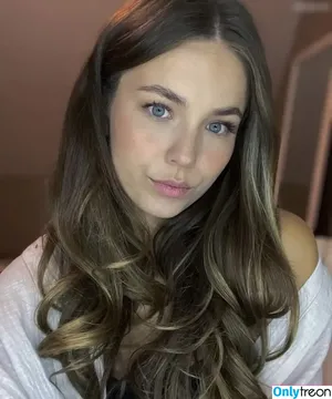 Leonacathrina nude photo #0001