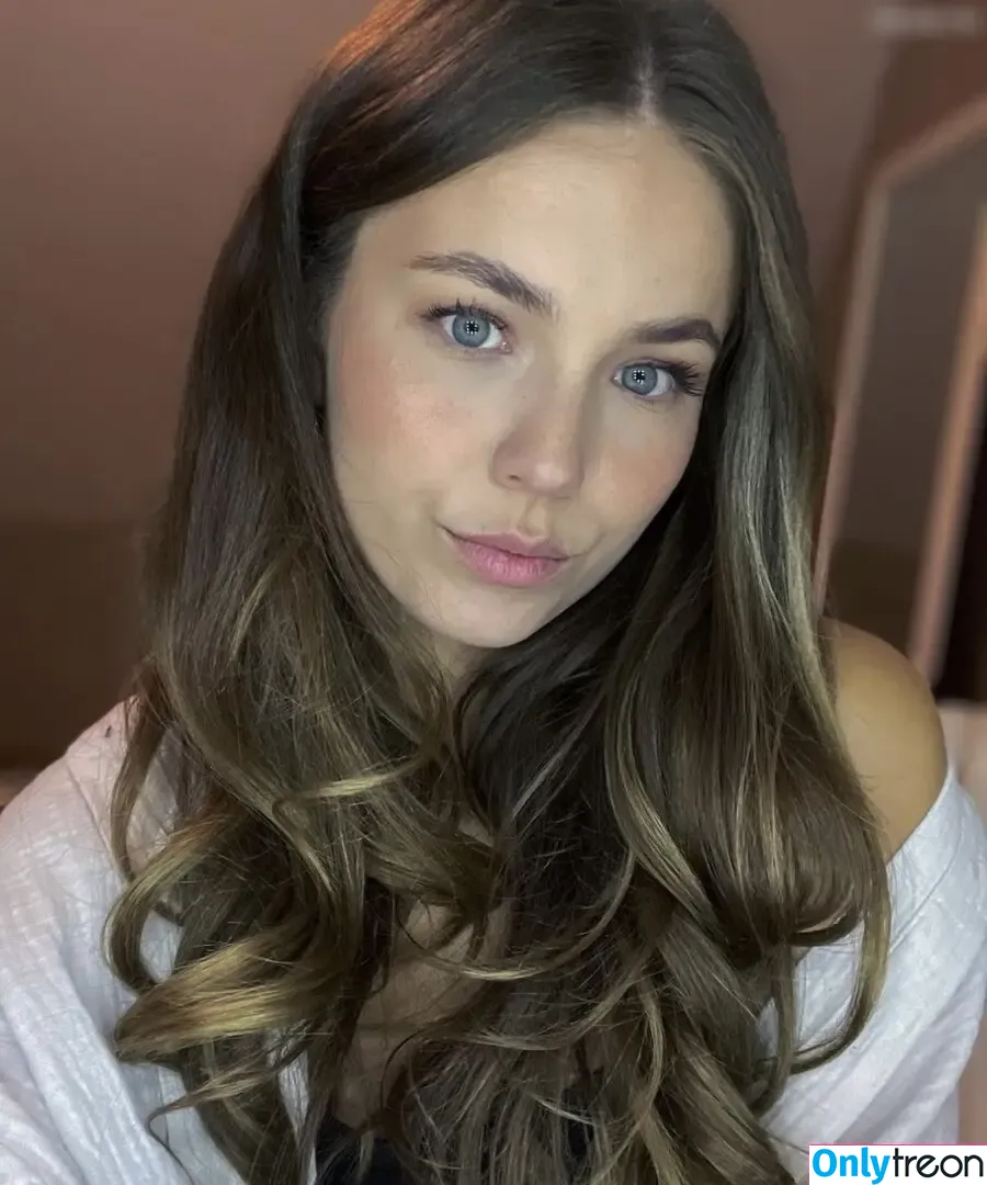 Leonacathrina nude photo #0001 (Leonacathrina)