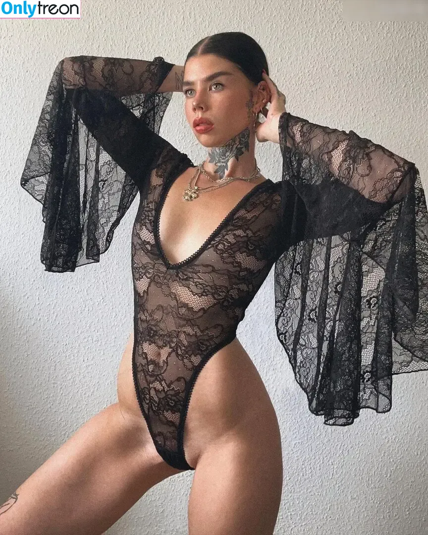 Leonie Jeen nude photo #0023 (leonie.jeen)