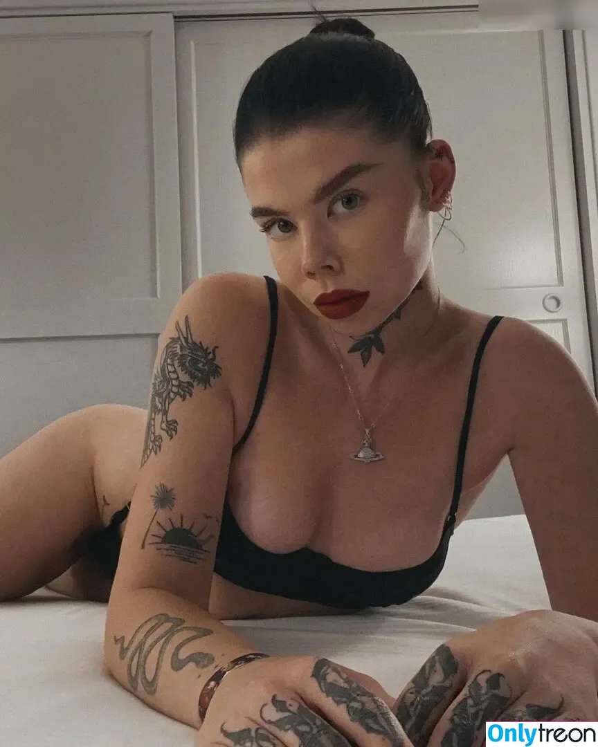 Leonie Jeen nude photo #0100 (leonie.jeen)