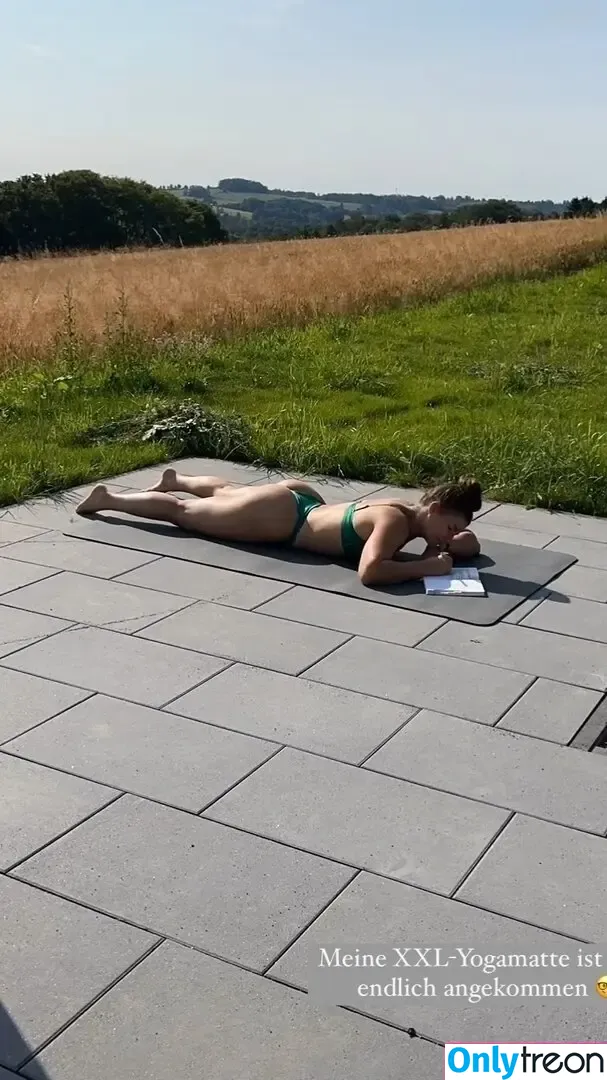 Leonie Kommoss nude photo #0223 (leonie.kommoss / leoniekommoss)