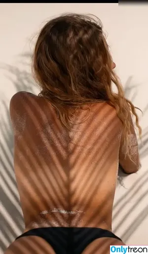 Leonie Massman / bluehorizon_exploration nude photo #0040